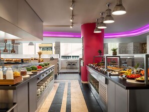 Breakfast, lunch and dinner served  - ibis styles Sharjah Hotel (Sharjah)