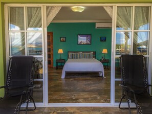Villa Premium, 1 chambre, bain à remous, vue baie | Minibar, décoration personnalisée, ameublement personnalisé