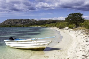 Pantai pribadi di sekitar