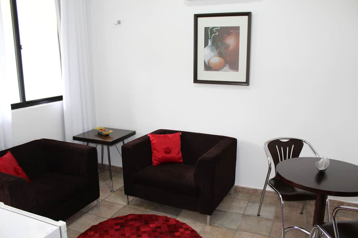 presidential suite | in-room dining