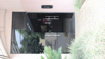 前台