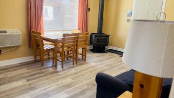 Cottage, 1 Bedroom, Fireplace (Pet Friendly) | Living area