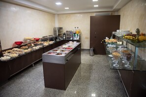 Petit déjeuner buffet compris tous les jours