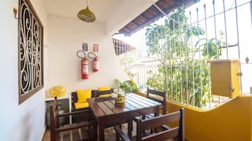 Duplex 2 Quartos Cozinha Americana | 테라스/파티오