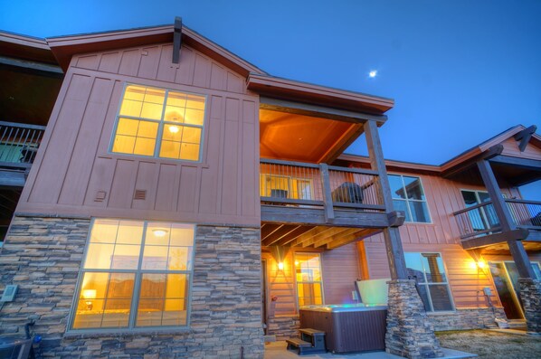 المنشأة من الخارج