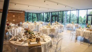 Innenbereich für Hochzeiten