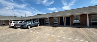 Westworld Country Inn