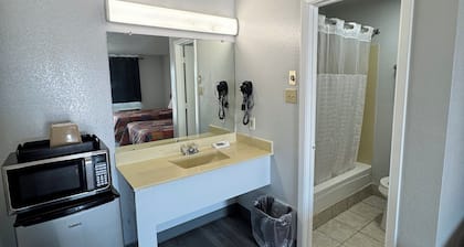 Westworld Country Inn