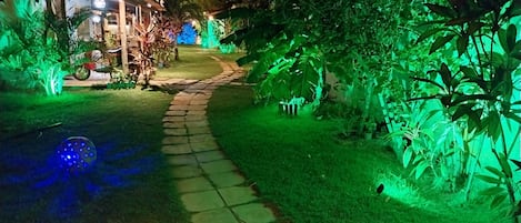 Télévision LED de 32 pouces avec chaßnes numériques, télévision