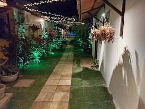 Televisión LED de 32 pulgadas con canales digitales y televisión