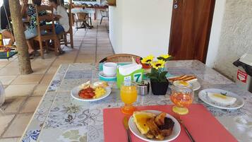 Tägliches inbegriffenes einheimisches Frühstück