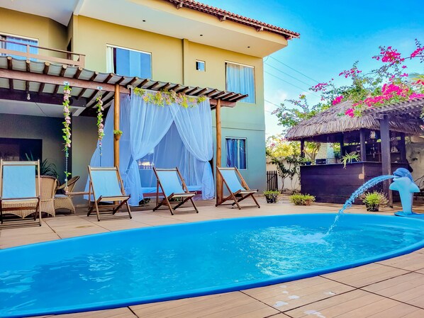 Outdoor pool, pool loungers - Pousada Primavera (São Miguel do Gostoso)