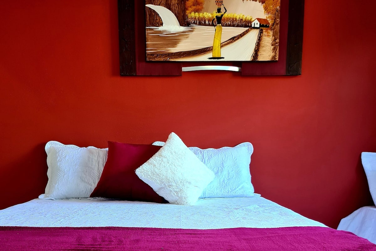 Double Room | Individually decorated, free WiFi, bed sheets