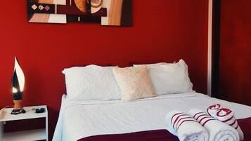 Double Room | Individually decorated, free WiFi, bed sheets