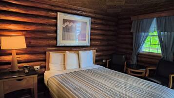 Double Room, Multiple Beds | Iron/ironing board, free WiFi, bed sheets