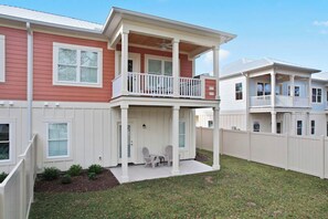 Exterior - Peachy Palms, sleeps 9, fenced yard, POOL! (Murrells Inlet)