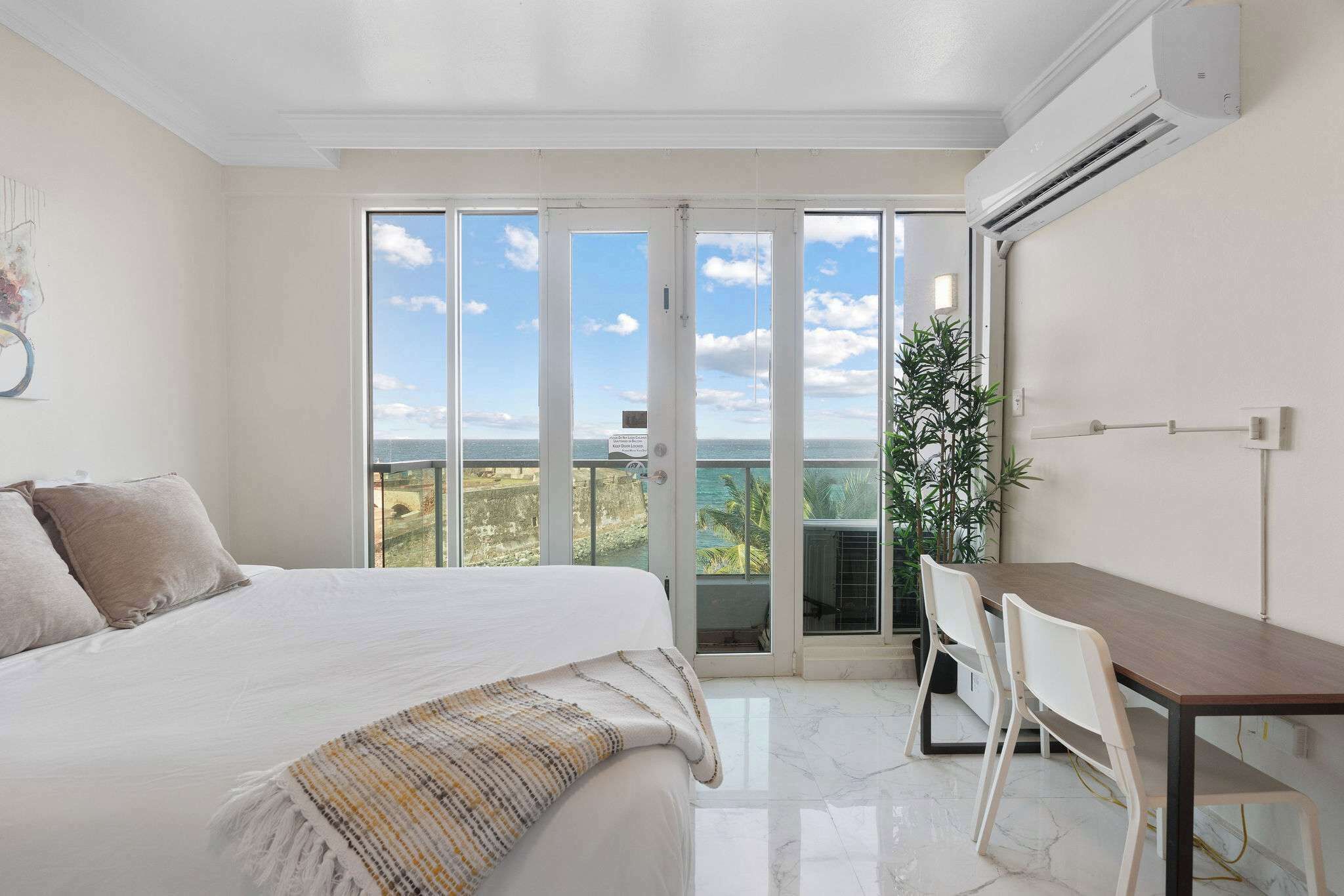 1 slaapkamer, een bureau, wifi, beddengoed