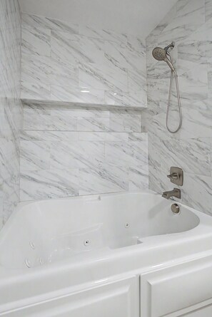 Ferienhaus, 3 Schlafzimmer | Badezimmer | Handtücher, Shampoo