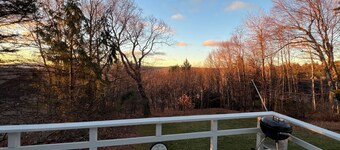 Spacious 4-bedroom on Bromley Mtn, Heated Pool, Gym, incredible view of Stratton