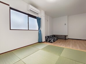 Interior - 9 minutes from JR Namba Station/Airport Bus Terminal, 6 minutes from JR Ashiwarabashi Station, close to both Shinsaibashi and Kyocera Dome Osaka, Ohara 402 (大阪市浪速区塩草３丁目)