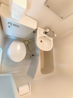 Hair dryer, towels, soap, toilet paper - 9 minutes from JR Namba Station/Airport Bus Terminal, 6 minutes from JR Ashiwarabashi Station, close to both Shinsaibashi and Kyocera Dome Osaka, Ohara 402 (大阪市浪速区塩草３丁目)