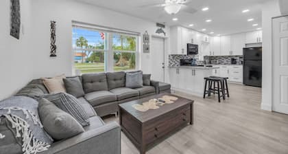 Cozy Melbourne Retreat | Eau Gallie Arts | Wi-Fi