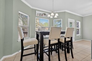 Dining - Spacious SA Home • Airport, Stone Oak, & Downtown (San Antonio)