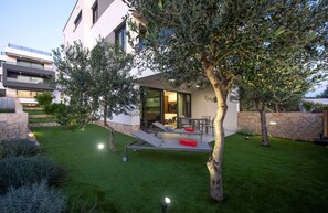 Terrace/patio - Holiday apartment with pool and air conditioning (Sv. Filip i Jakov)