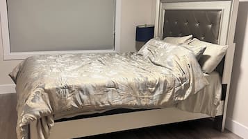 1 habitación, tabla de planchar con plancha, wifi y ropa de cama