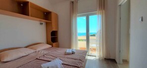 1 bedroom, WiFi - Holiday apartment with sea view (Krk)