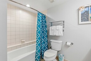 Hair dryer, towels - Oceanfront Balcony Views • Bright Studio • Clean & Great Value (Daytona Beach)