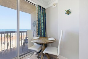 Dining - Oceanfront Balcony Views • Bright Studio • Clean & Great Value (Daytona Beach)