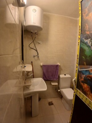 Doppel- oder Zweibettzimmer, Bergblick | Badezimmer