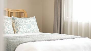 5 slaapkamers, een strijkplank/strijkijzer, gratis wifi, beddengoed