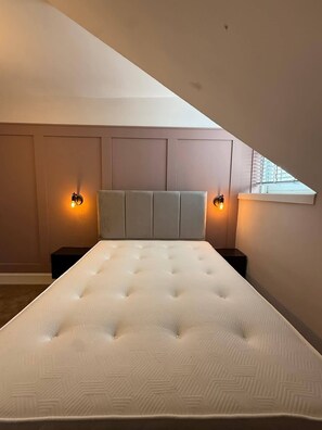 Iron/ironing board, WiFi, bed sheets - Contractor 9 BR Ensuite House - Nissan & Stadium (Tyne and Wear)