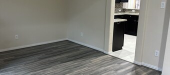 Spacious 4-bedroom house in charming Katy with AC and fitness room