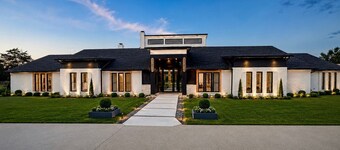 Villa 21 at Lake Williams - A Hidden Gem for Unforgettable Events