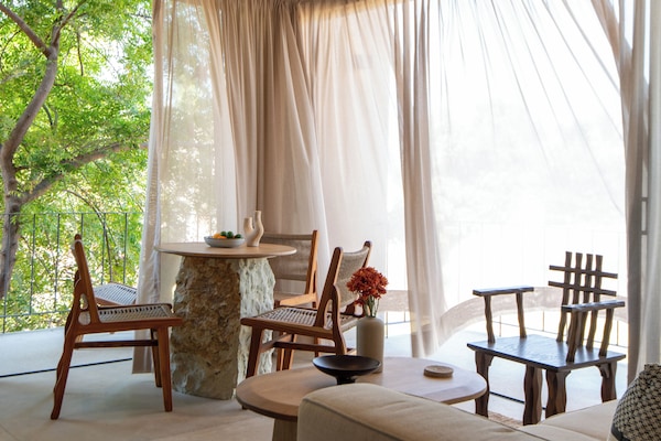 Deluxe Apartment, Balcony, Garden View | Outdoor dining