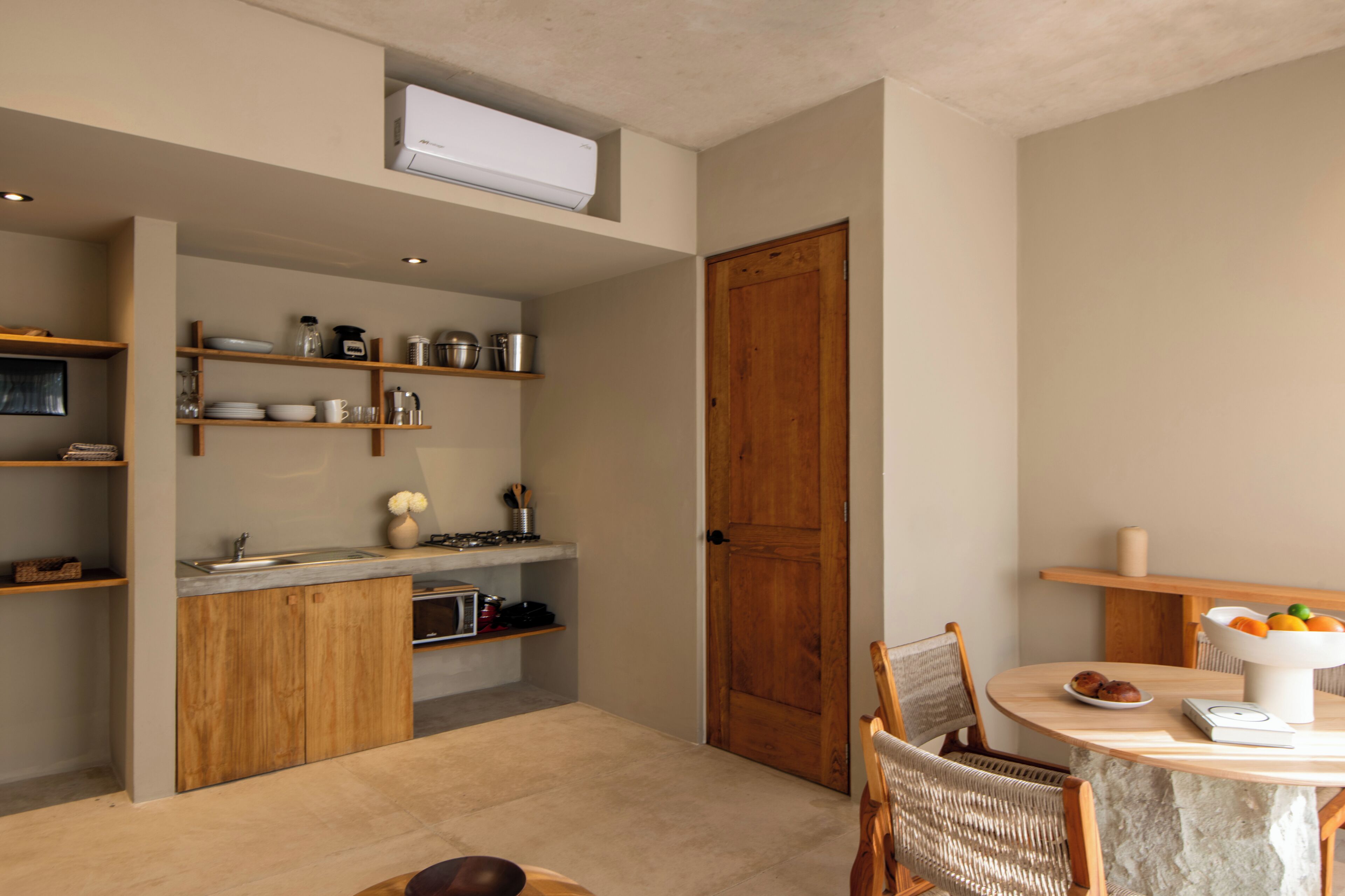 Deluxe Apartment, 2 Bedrooms | Dining