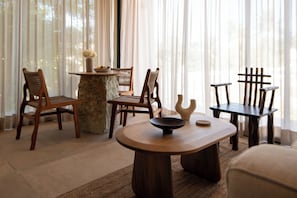 Deluxe-lejlighed - balkon - udsigt til have | Spiseområde