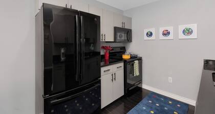 Mariocore Downtown Royal Oak Apartment - 2 Bedroom