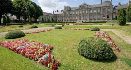 Nice home in VAUXAILLON with WiFi