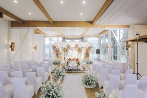 Banquet hall