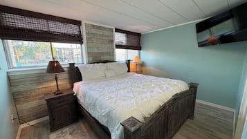 2 bedrooms, iron/ironing board, internet, bed sheets