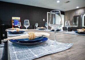 Dining - Empress Luxe Family Playground (Cypress)