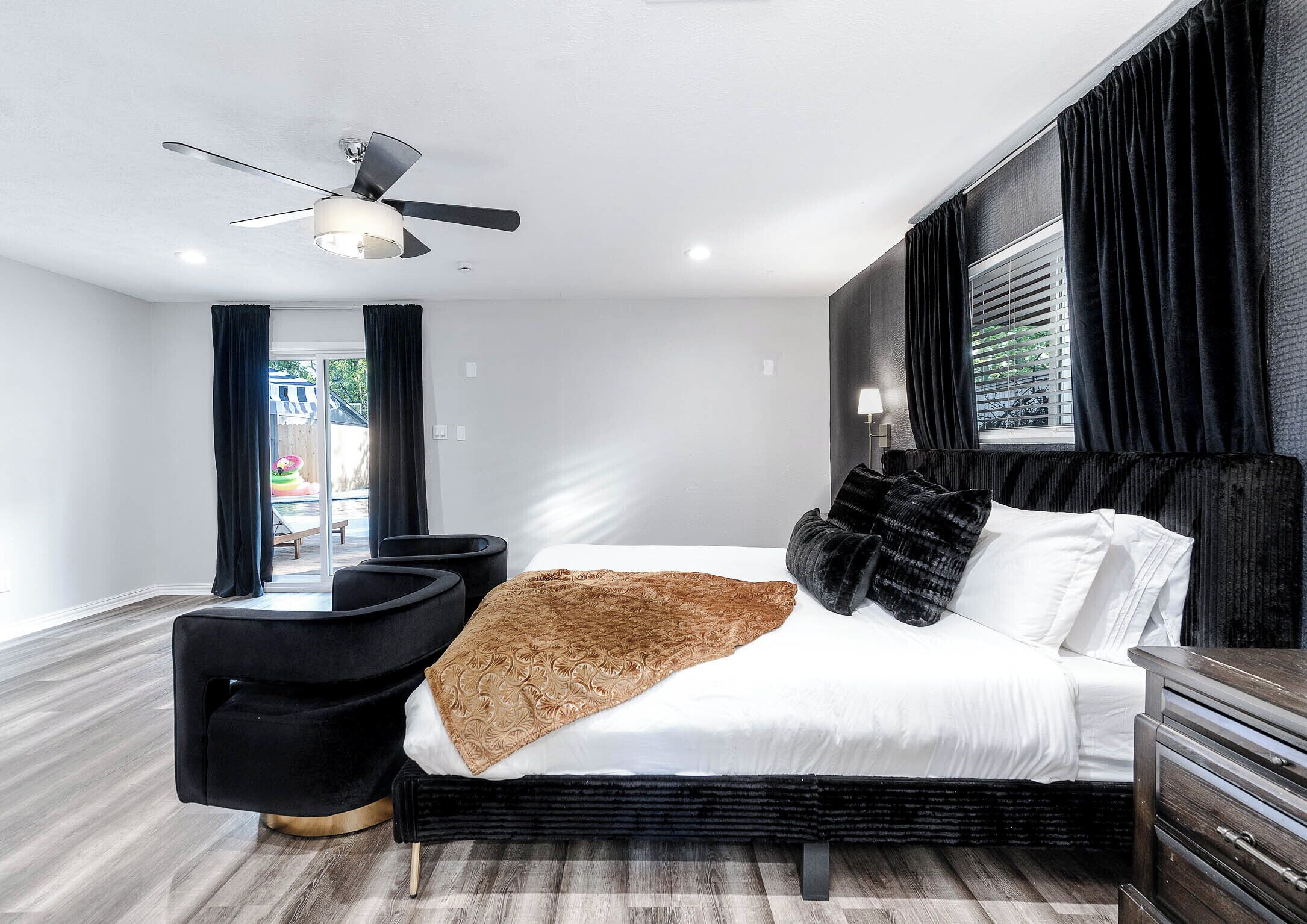 Maison luxueuse, 4 chambres, non-fumeur, piscine privée | Fer et planche à repasser