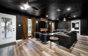 Living area - Empress Luxe Family Playground (Cypress)