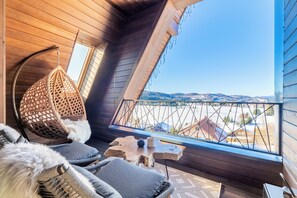 Property grounds - Luxury mountain villa with pool, sauna and forest views. (Ravna Gora)