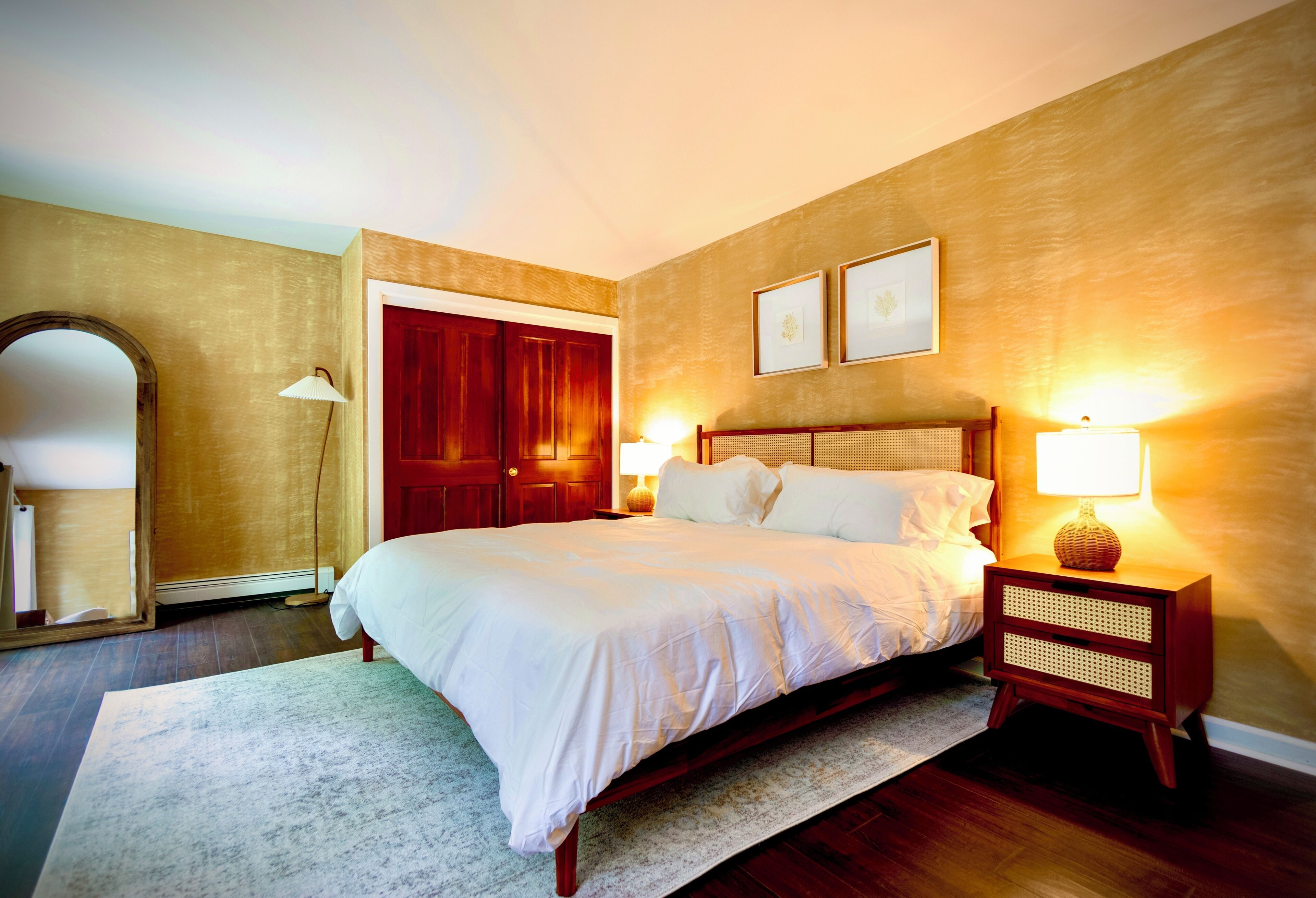 Deluxe Suite, 1 King Bed, Balcony | Free WiFi