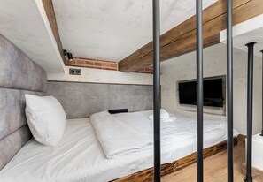 Iron/ironing board, WiFi, bed sheets - Bohaterów Getta Studio with Mezzanine (Kraków)